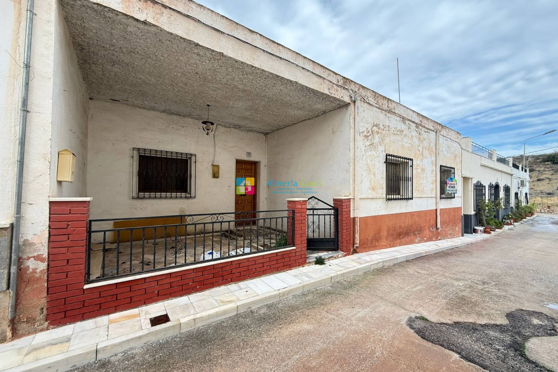 Casa de pueblo - Venta - Fines - Fines
