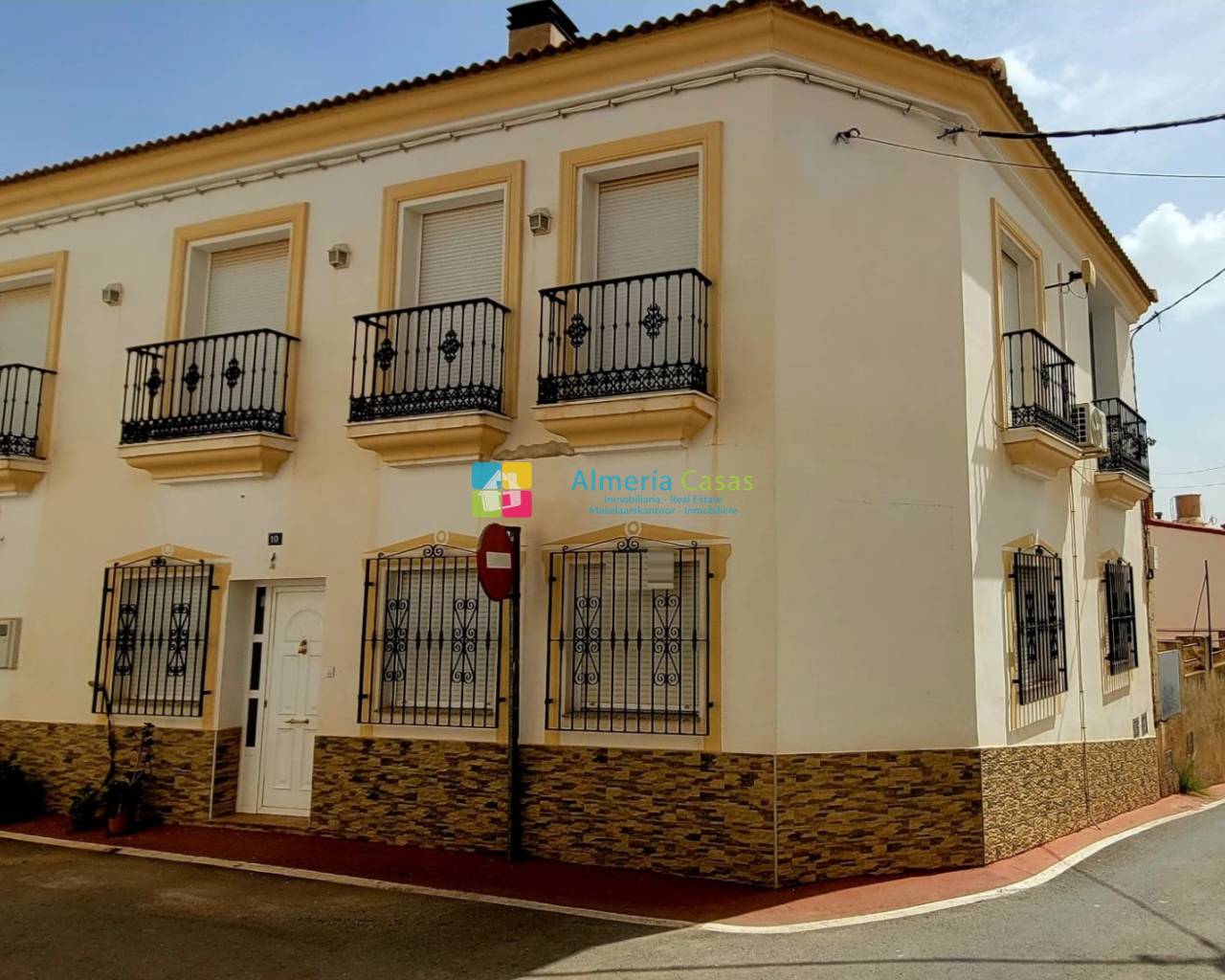 Town House - Resale - Taberno - Taberno