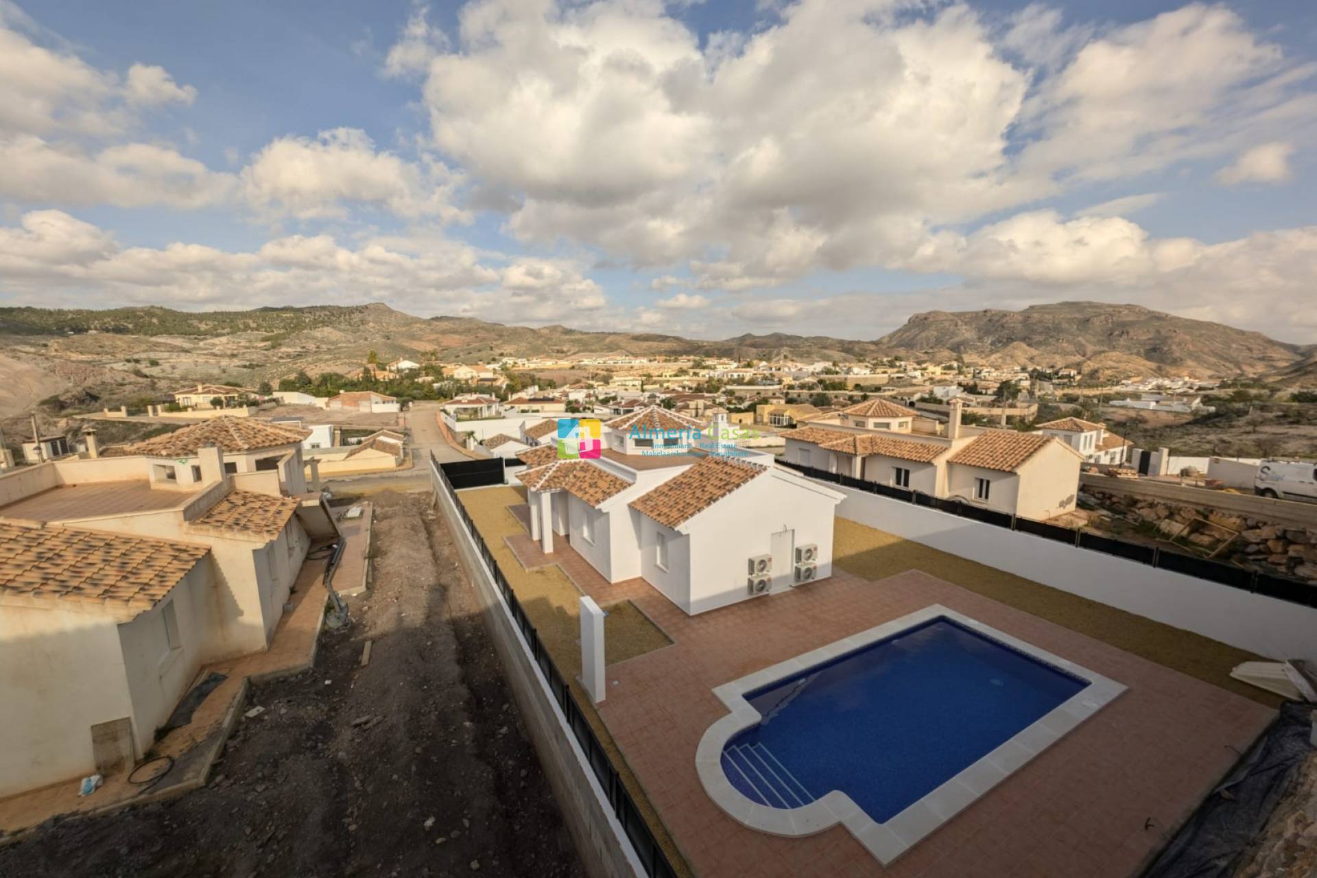 Villa - Resale - Arboleas - 2707