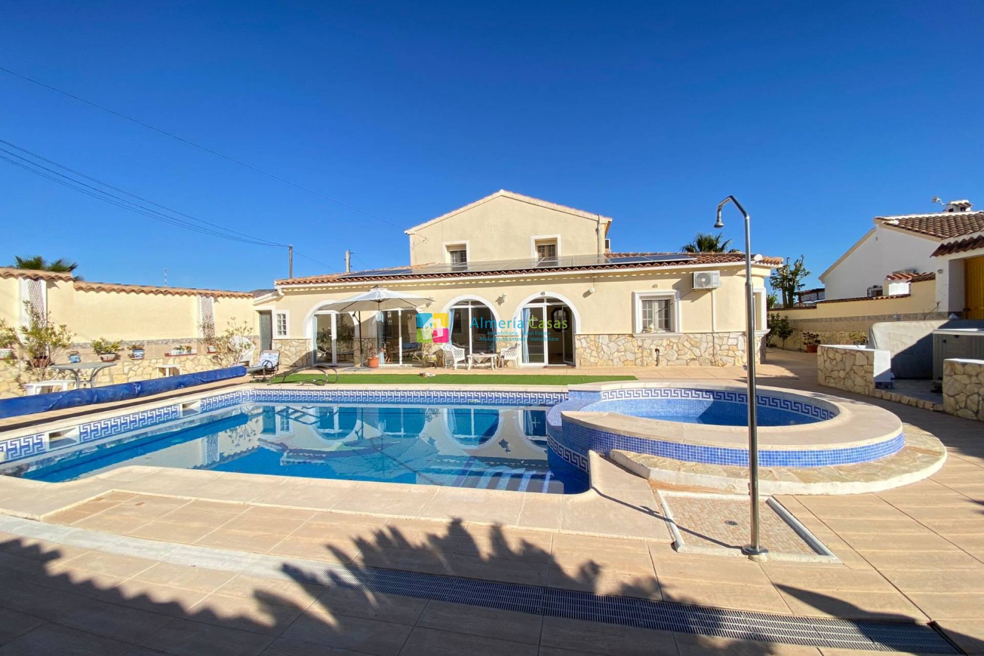 Villa - Resale - Arboleas - Arboleas