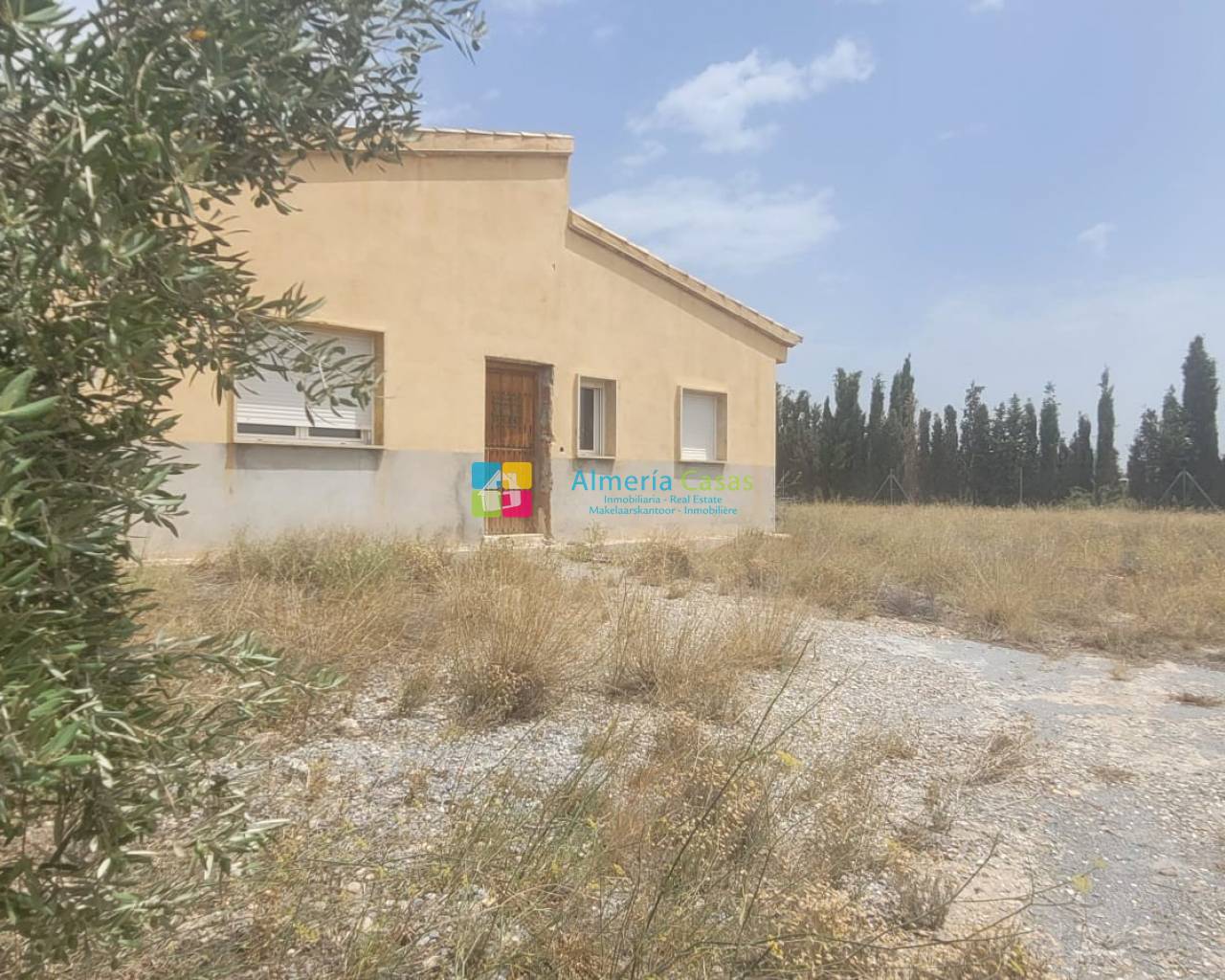 Villas for sale in Almeria Spain with large private