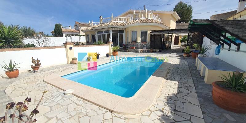 Another ALMERÍA CASAS success story: Clare, satisfied customer on selling their house in Cantoria