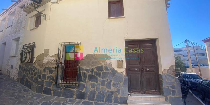 Investissement à fort potentiel ! Maison de Village à vendre à Suflí pour réformer à un prix imbattable