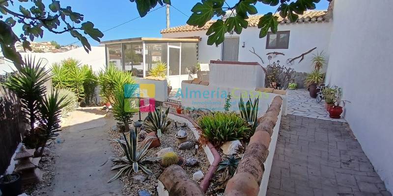 Profitez du soleil cet hiver dans cette charmante maison de village à vendre à Arboleas