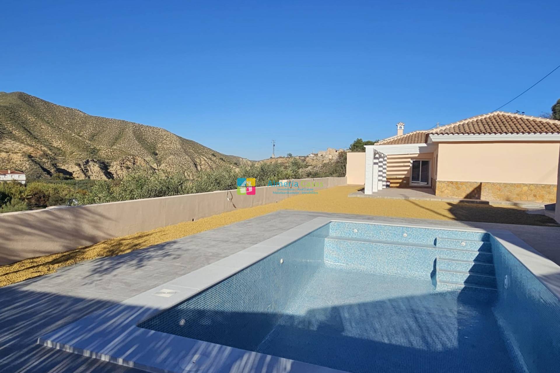 Villa in Los Carrascos - Image 2