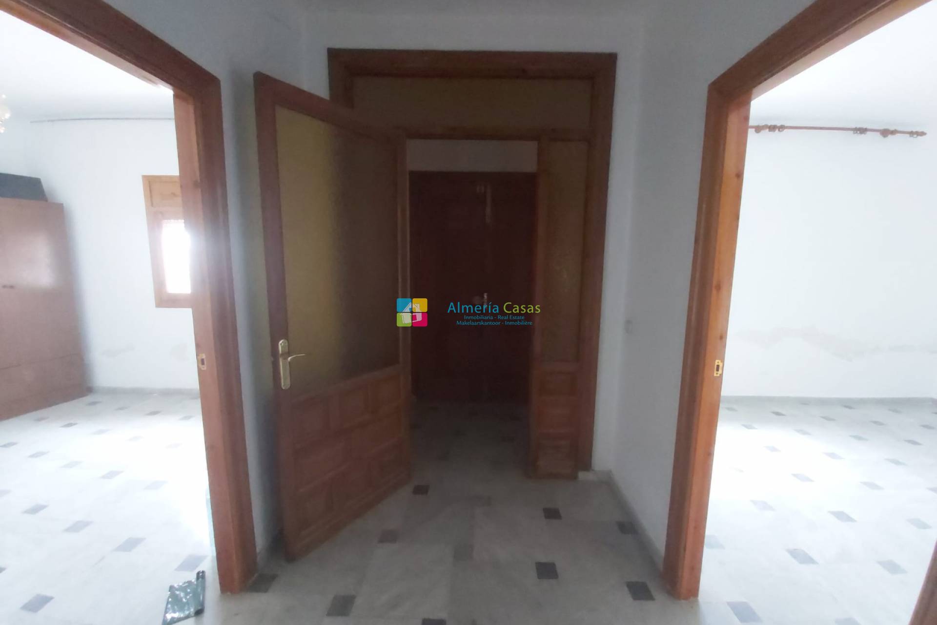 Rijwoning Fines Almería binnenland Spanje